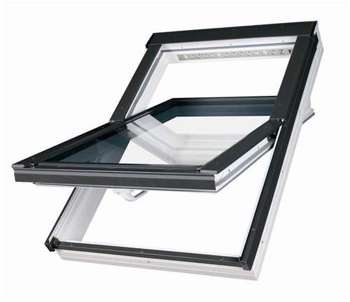 Střešní okno plastové kyvné FAKRO PTP-V U3 55x78 01 bílé